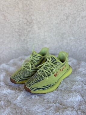 Yeezy 350 V2 Sulfur